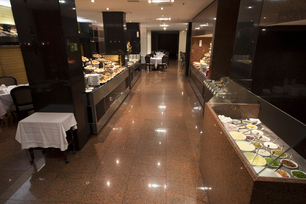 Hotel Windsor Plaza Brasília Zewnętrze zdjęcie The buffet at the lounge