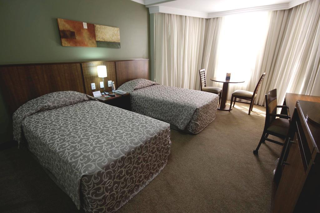 Hotel Windsor Plaza Brasília Pokój zdjęcie A room at the hotel